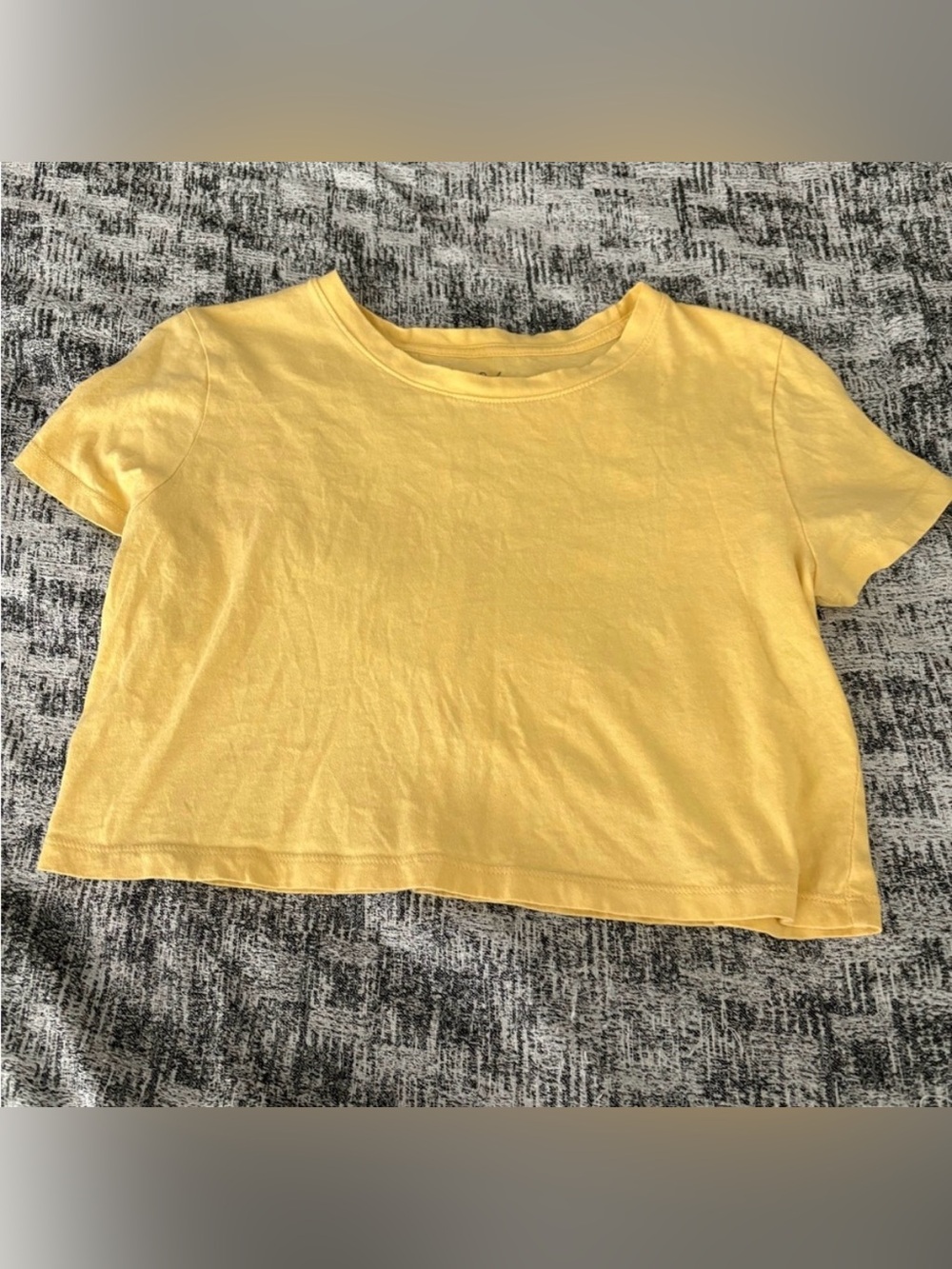 Loving People Cropped Yellow T-Shirt Size Small